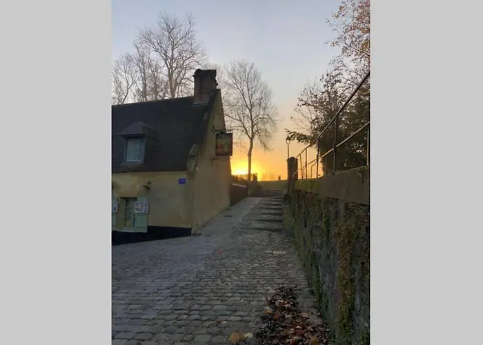 A Stylish In The Centre Of Town Montreuil (Pas-de-Calais)